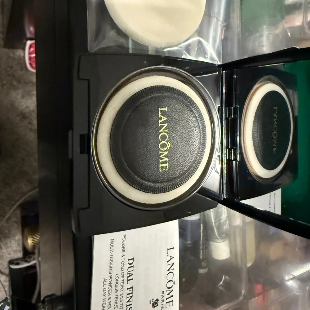 Lancôme Dual Finish Powder Foundation - Picture 5 of 6